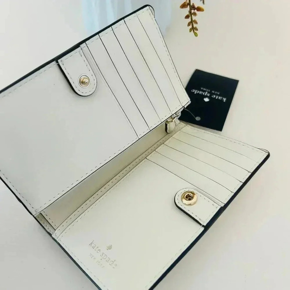 Kate Spade NYC Big Apple Medium Wallet - Picture 3 of 4